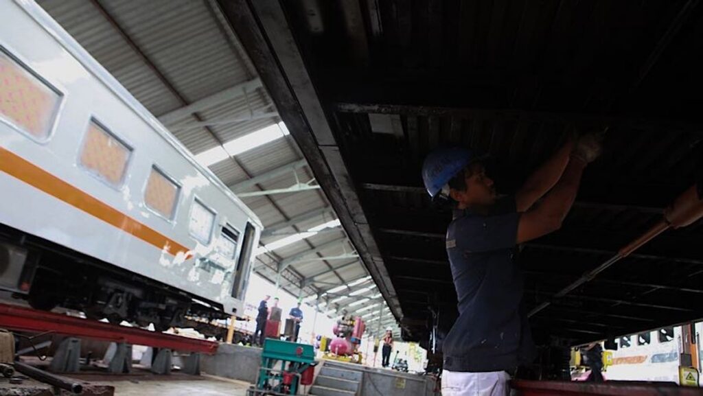 DPR Terima Kabar Proses Merger KAI dan INKA Rampung November 2026