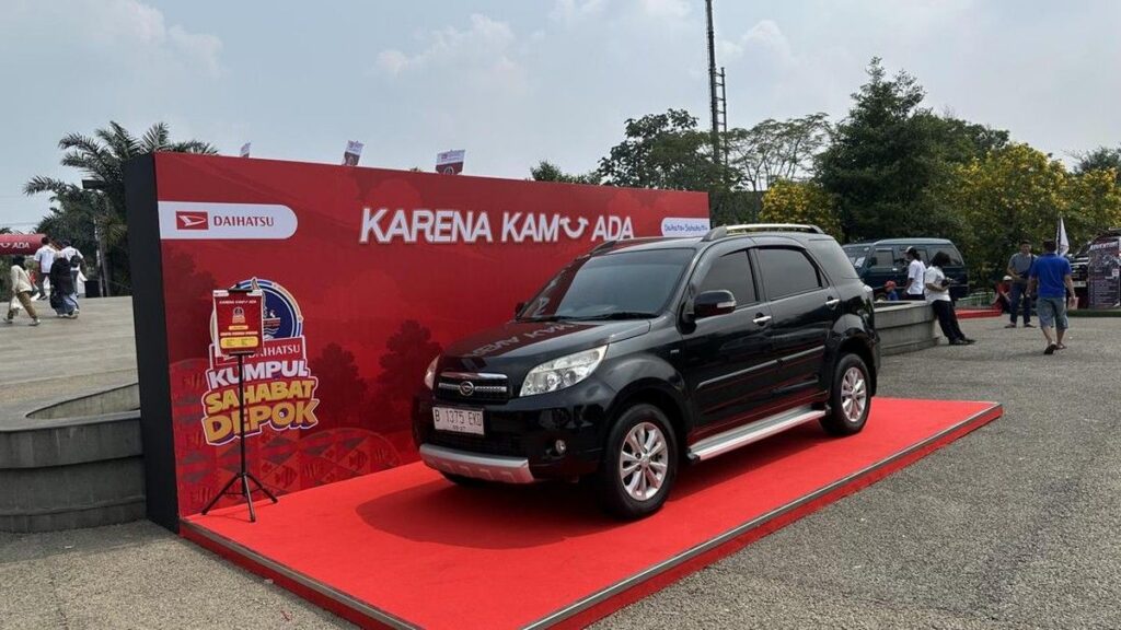Daihatsu Beri Penghargaan Mobil Terios Berusia 14 Tahun di Depok