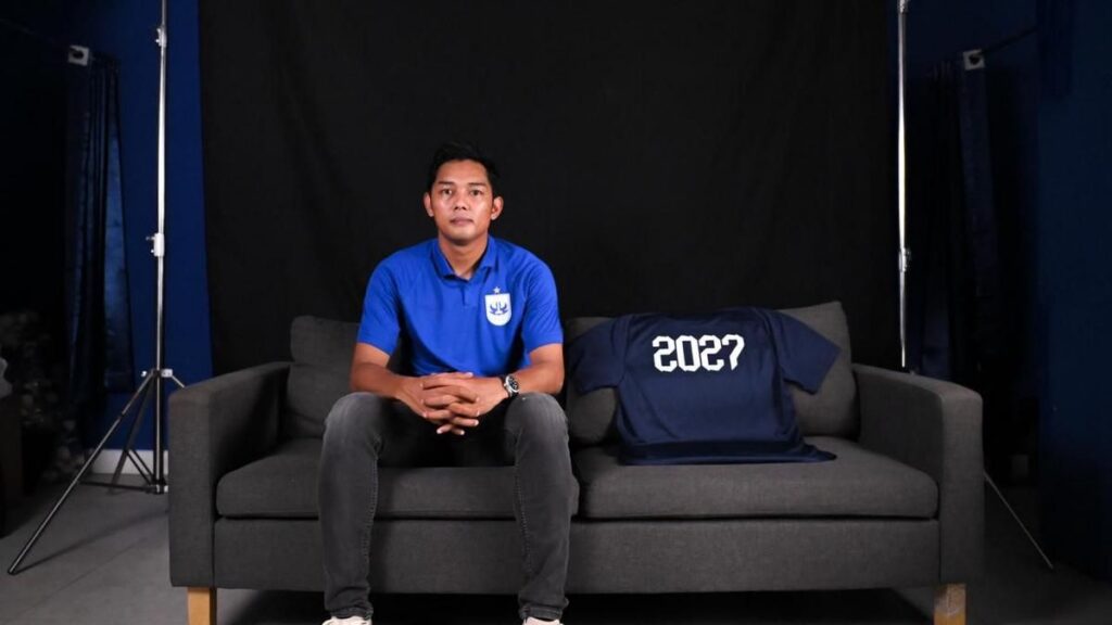 PSIS Semarang Resmi Memperpanjang Kontrak Kiper Rizky Darmawan