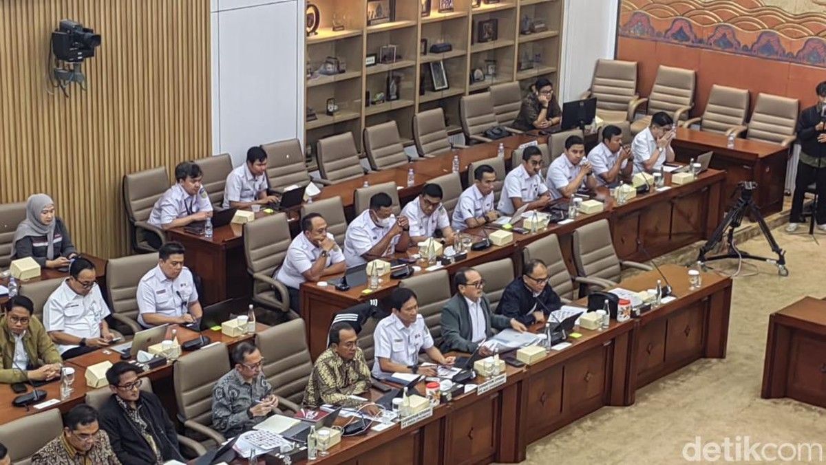 KAI Siap Akuisisi INKA Menjadi Subholding Tahun Ini