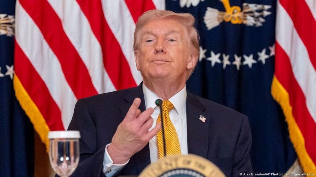 Donald Trump Hubungi Vladimir Putin dan Volodymyr Zelensky