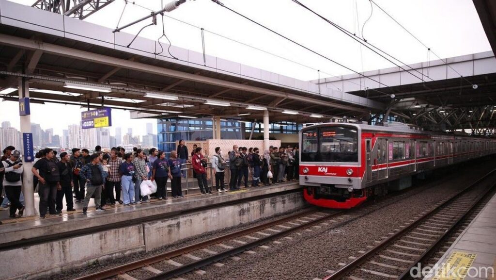 KAI Commuter Tambah Personel Pengamanan di Sejumlah Stasiun