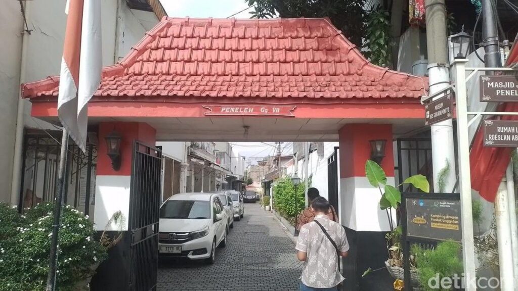 Napak Tilas Sejarah Perjuangan Bangsa di Kampung Peneleh Surabaya