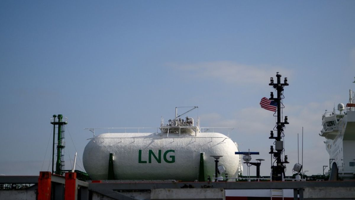 Pemerintah Pangkas Harga LNG Industri Menjadi 13 Dolar Per MMBtu