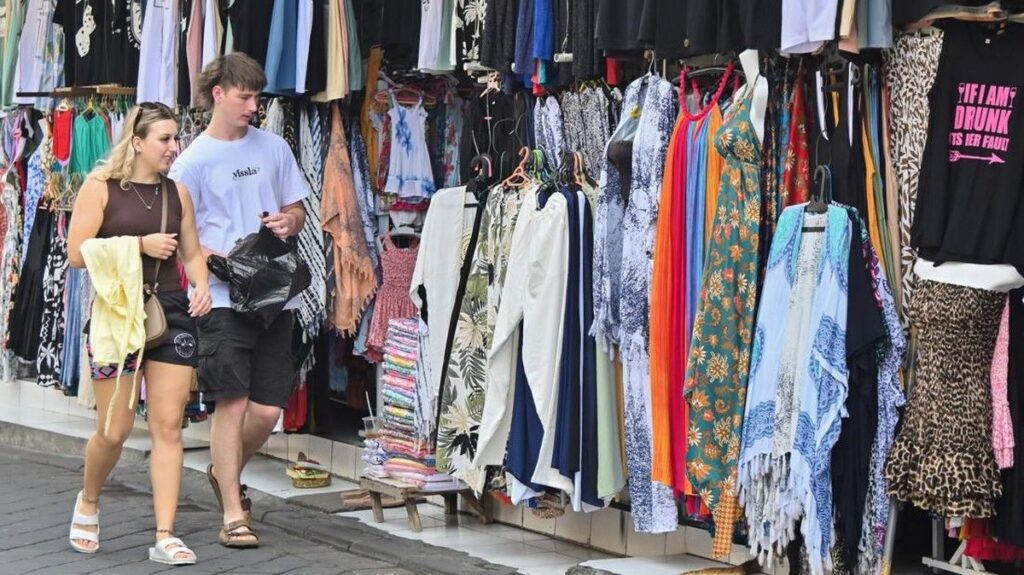 Kemenpar dan Imigrasi Berbeda Pandangan Soal Kebijakan Bebas Visa Kunjungan