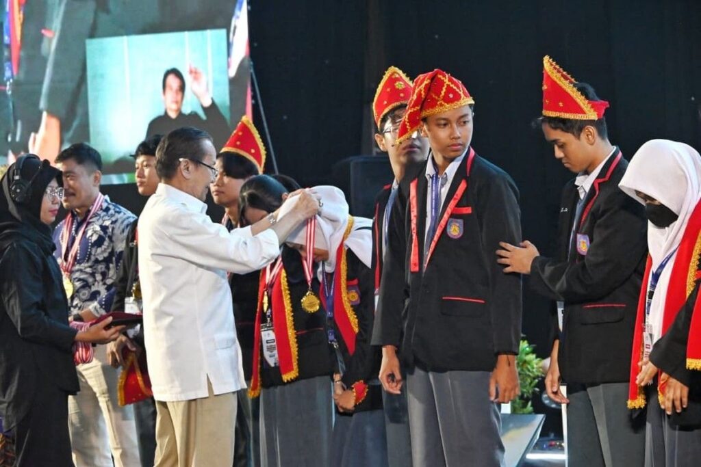 SMAN Model Terpadu Madani Palu Juarai LCC Empat Pilar 2026