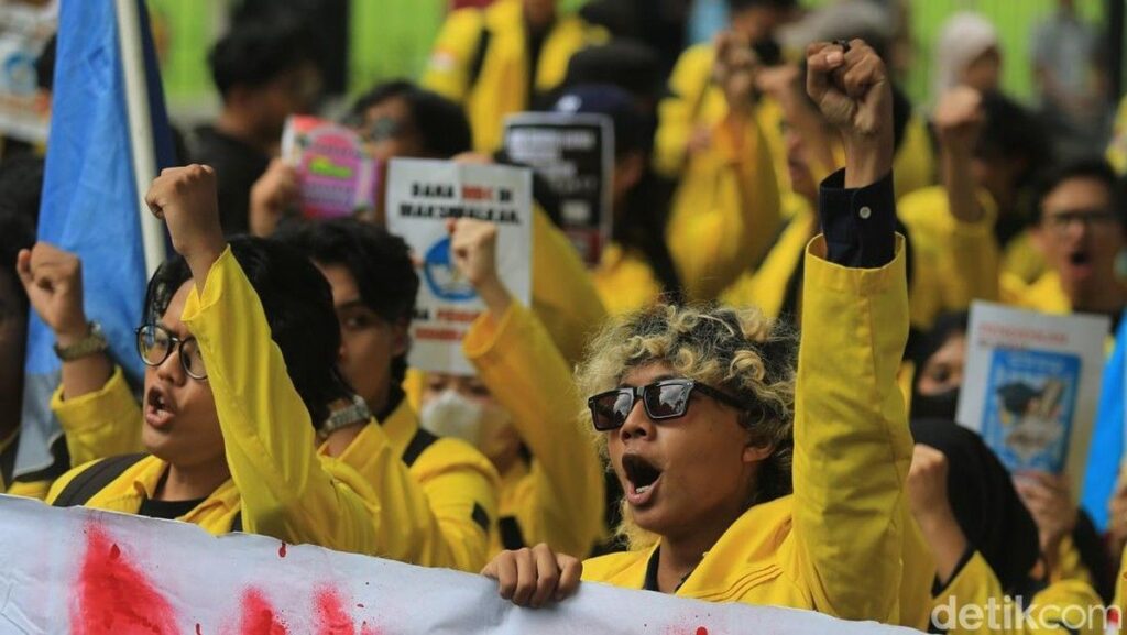 BEM UI Gelar Demonstrasi di Kawasan Bundaran HI Jakarta