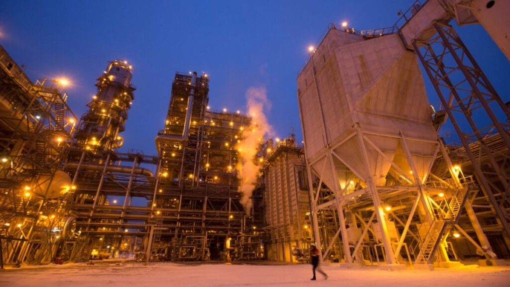 Iran Pangkas Harga Minyak Mentah demi Gaet Kilang Independen China