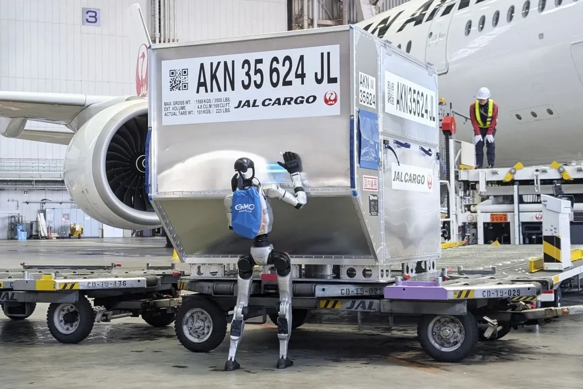 Japan Airlines Uji Coba Robot Humanoid China Atasi Krisis Pekerja