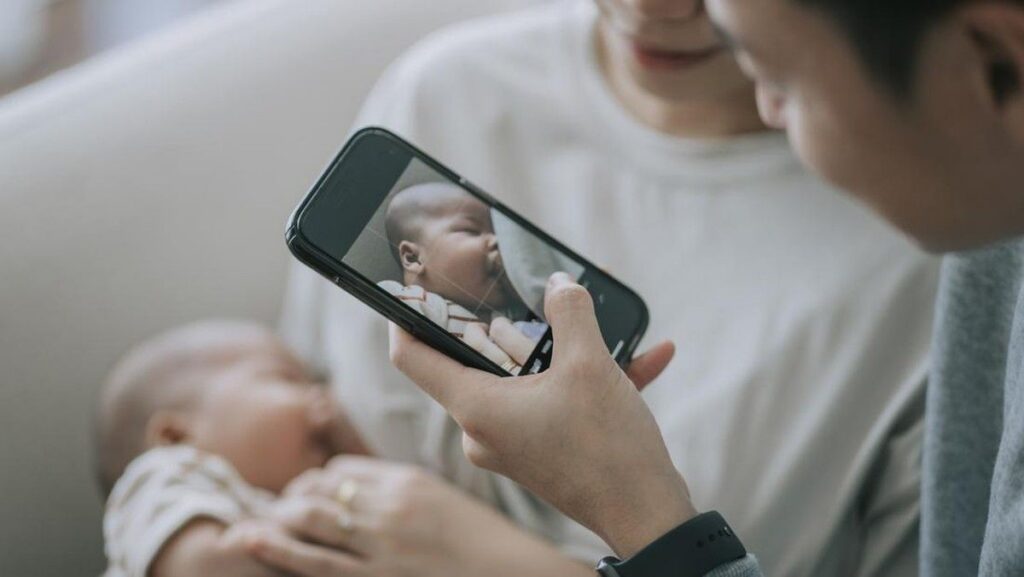 Fotografer Ungkap Manfaat Rutin Memotret Tumbuh Kembang Bayi