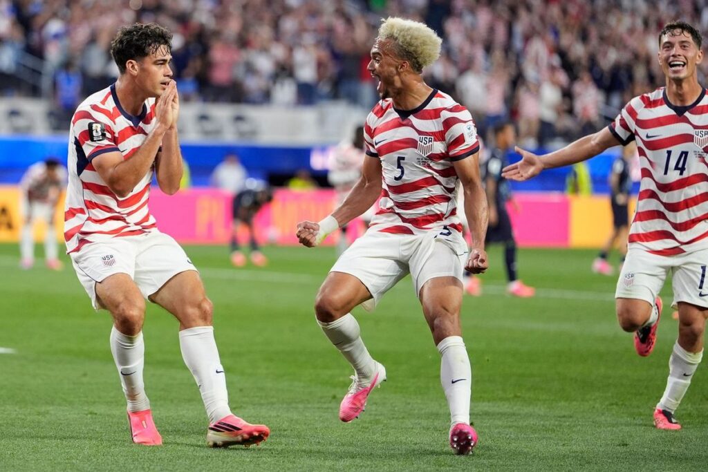 Giovanni Reyna Cetak Gol Indah Saat Amerika Serikat Tekuk Paraguay