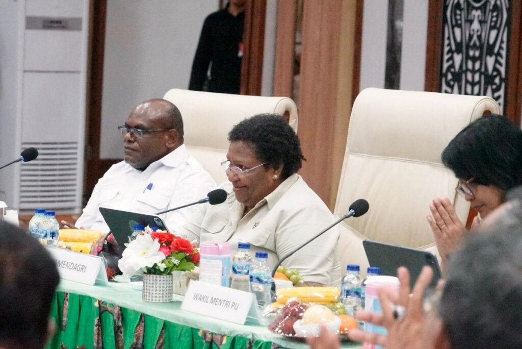 Wamendagri Ribka Haluk Dorong Percepatan Infrastruktur Papua Tengah