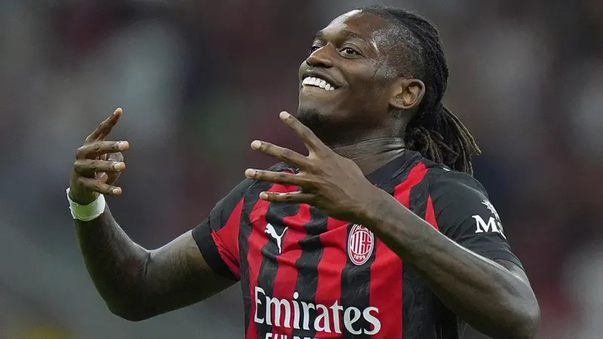 Rafael Leao Tunda Keputusan Masa Depan di AC Milan demi Piala Dunia 2026