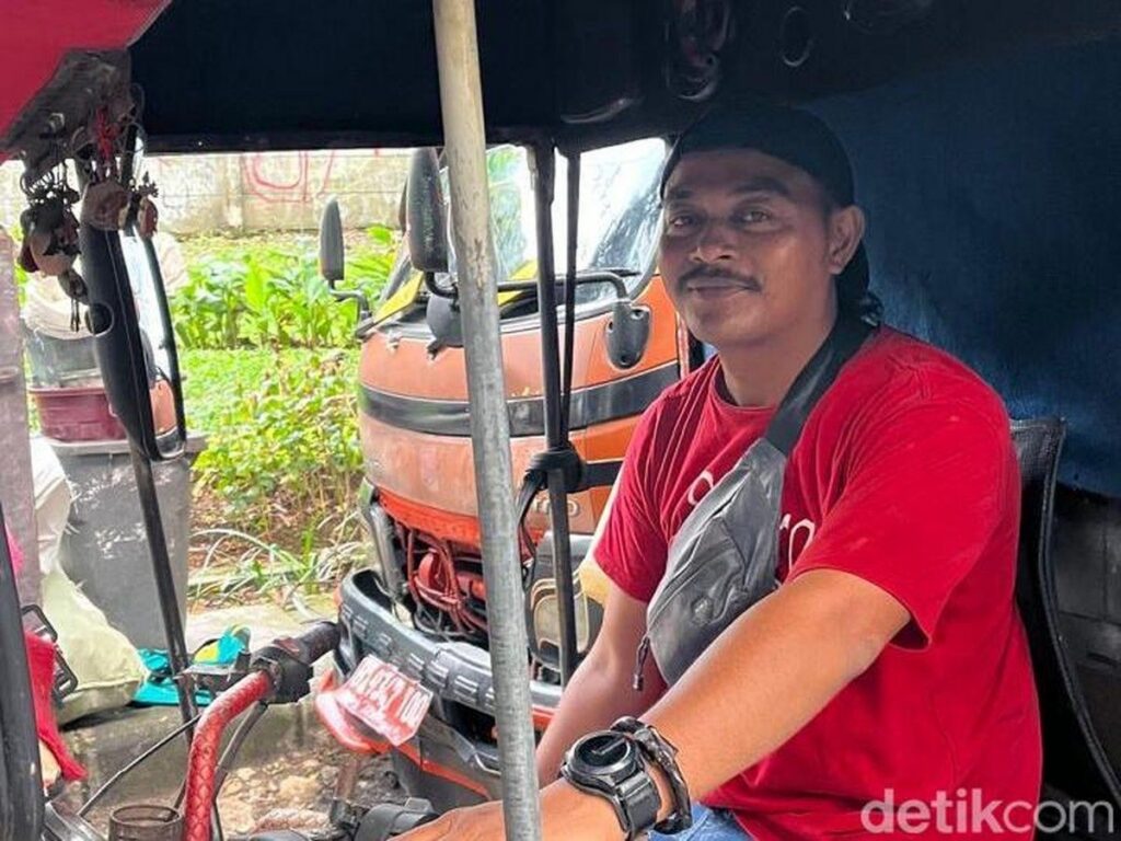 Kisah Penarik Sampah Jakarta Kembangkan Usaha Lewat KUR