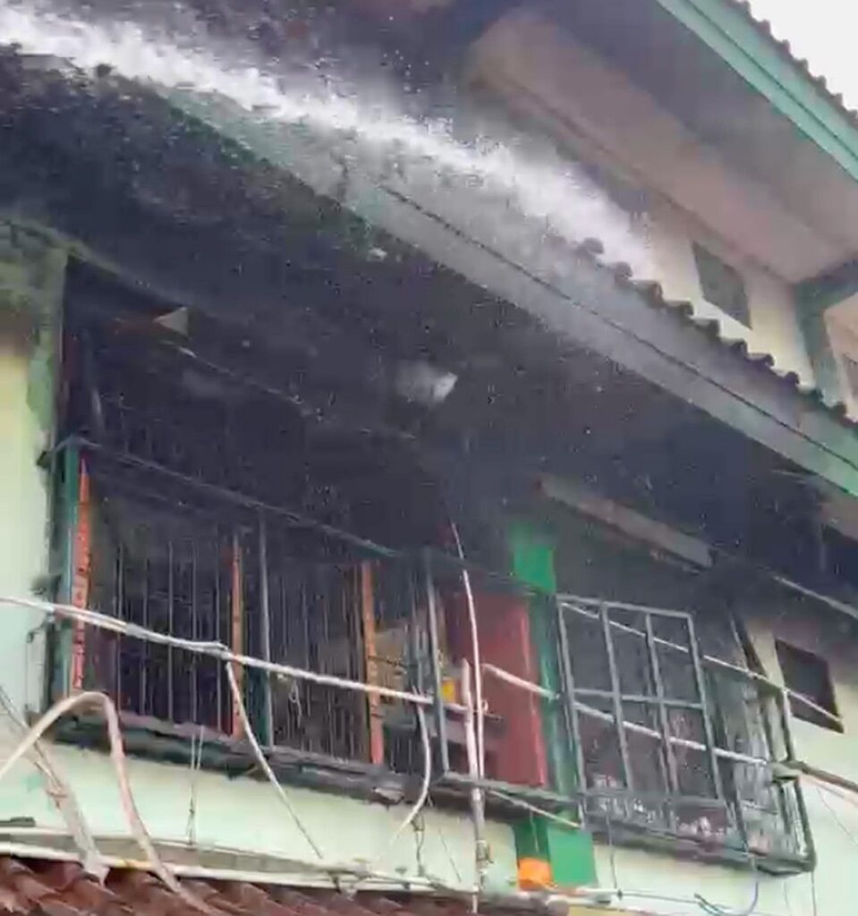 Korsleting Listrik Hanguskan Dapur MTs di Cakung Jakarta Timur