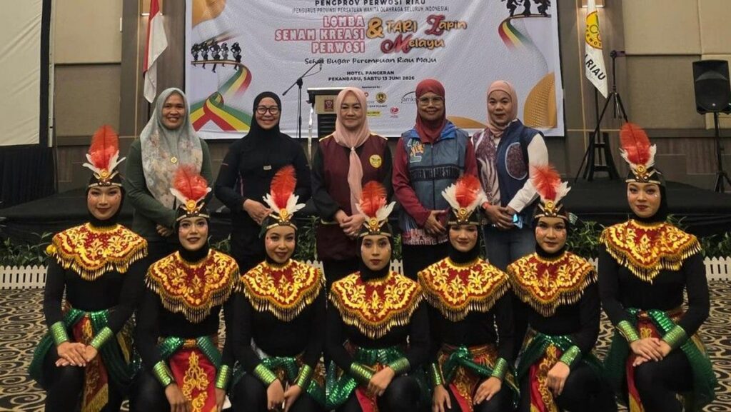 Tim Polwan Polda Riau Raih Juara 1 Senam Kreasi Perwosi 2026