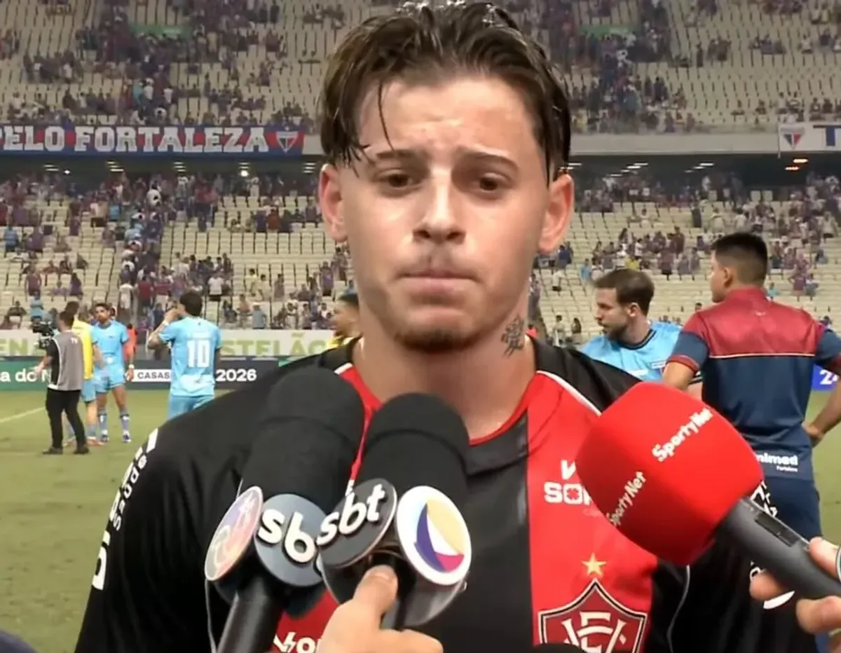 Diego Tarzia Klarifikasi Selebrasi Telepon Usai Bela Vitória