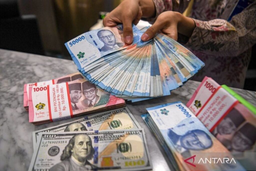 Nasabah Perbankan Konversi Simpanan Rupiah ke Valas pada April 2026