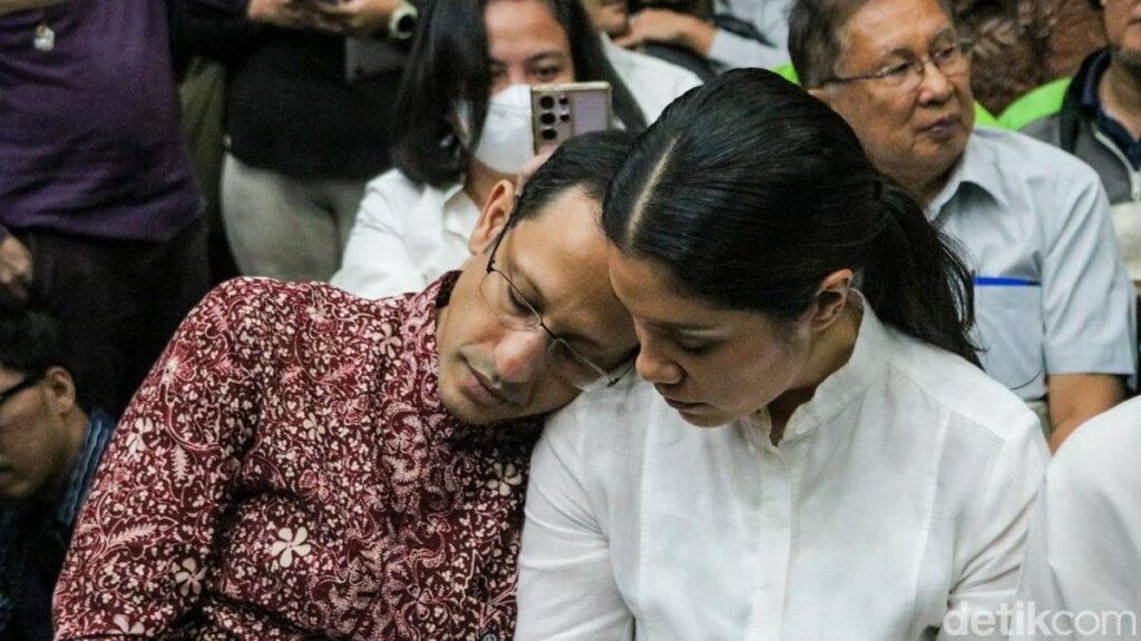 Nadiem Makarim Bacakan Pledoi Kasus Chromebook di Pengadilan Negeri