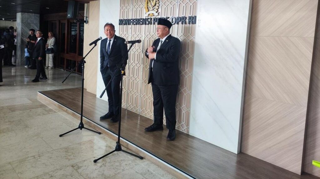 DPR Soroti Kasus Korupsi yang Menjerat Pejabat BGN dan Wamen Imipas