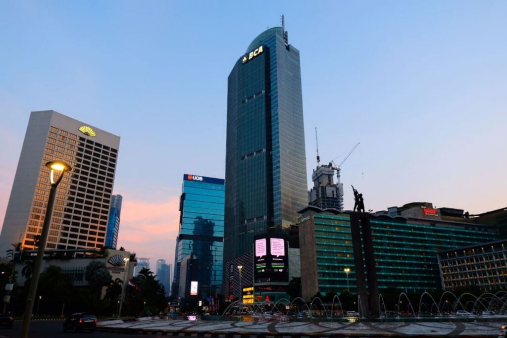 Investor Asing Lepas Saham Perbankan Besar di Bursa Efek Indonesia
