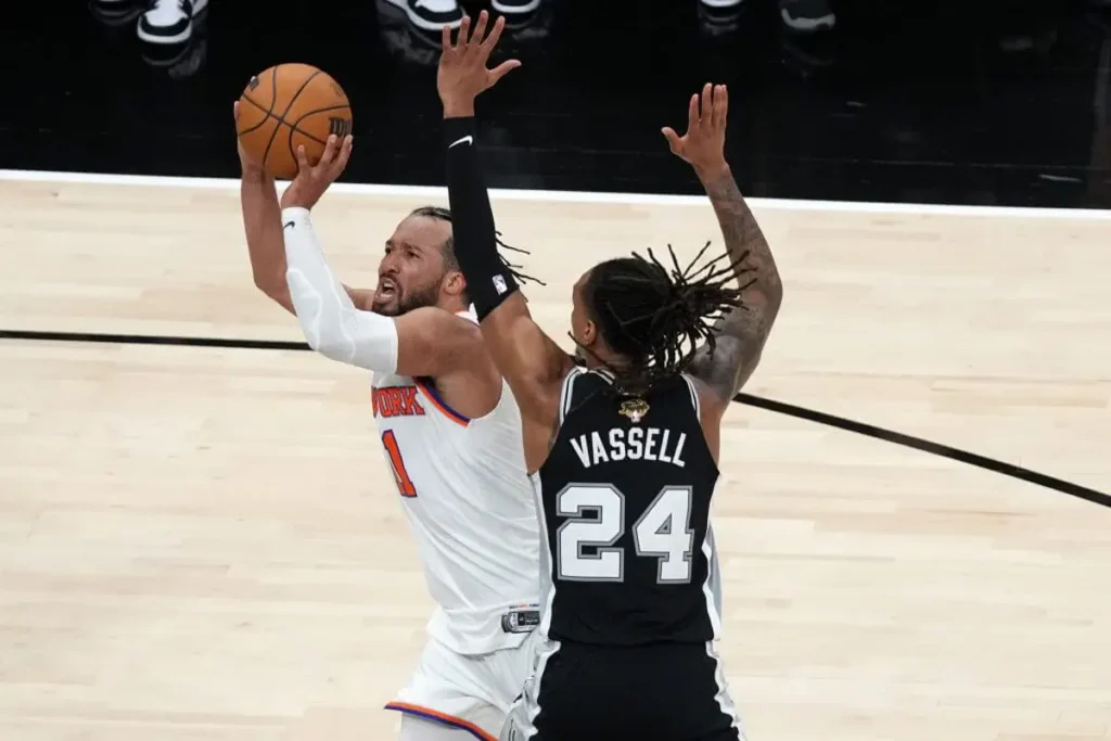 Jalen Brunson Bawa New York Knicks Bungkam San Antonio Spurs