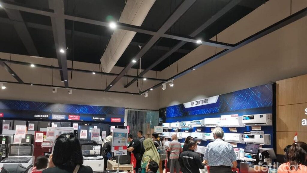 Transmart Gelar Full Day Sale dengan Diskon hingga Lima Puluh Persen