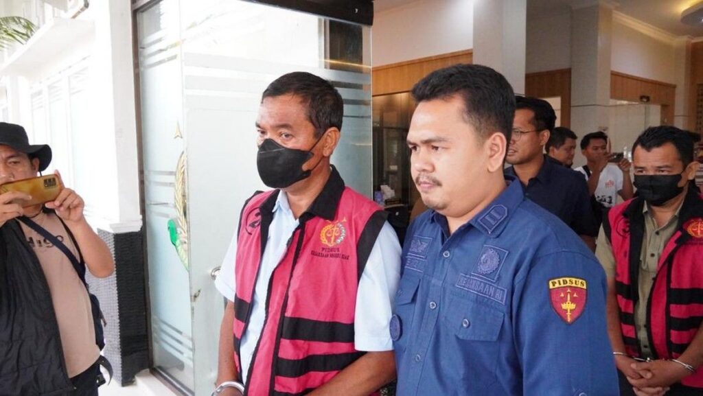 Kejari Siak Tahan Tiga ASN Terkait Pungutan Fee Proyek