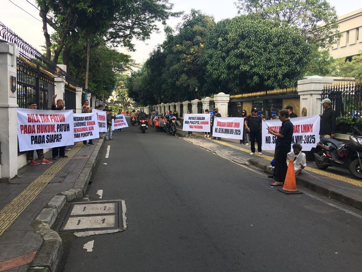 Musisi Gelar Aksi Damai Kawal Uji Materi Regulasi Royalti di MA