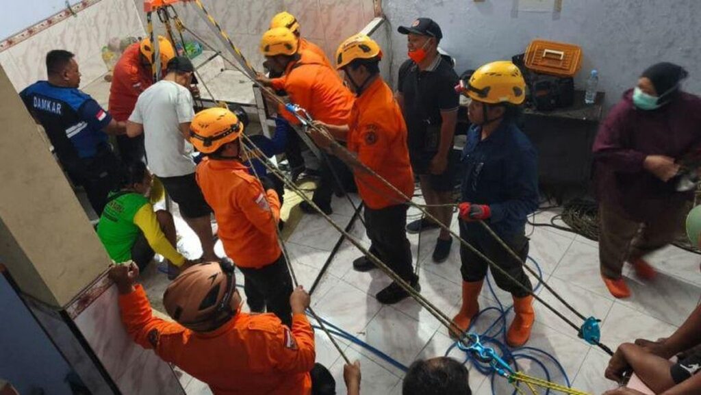 BPBD Ponorogo Evakuasi Remaja Terjatuh ke Sumur 25 Meter