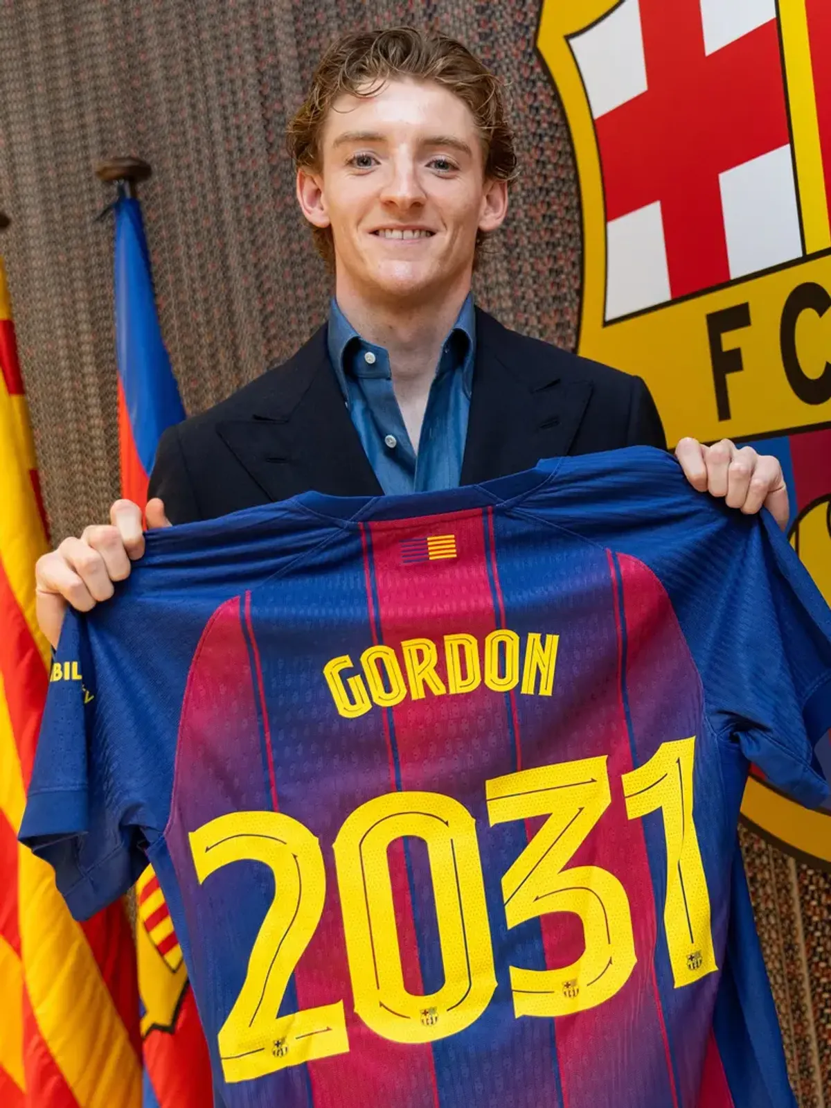 Barcelona Resmi Rekrut Anthony Gordon dari Newcastle United