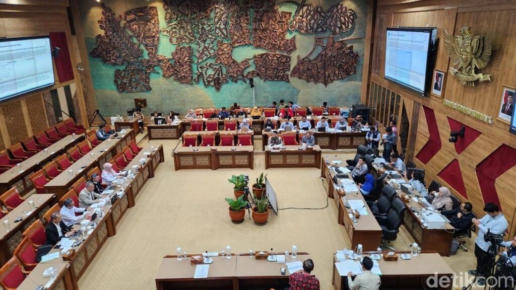 Komisi X DPR Soroti Kesejahteraan Dosen PTS dan Sarana Prasarana