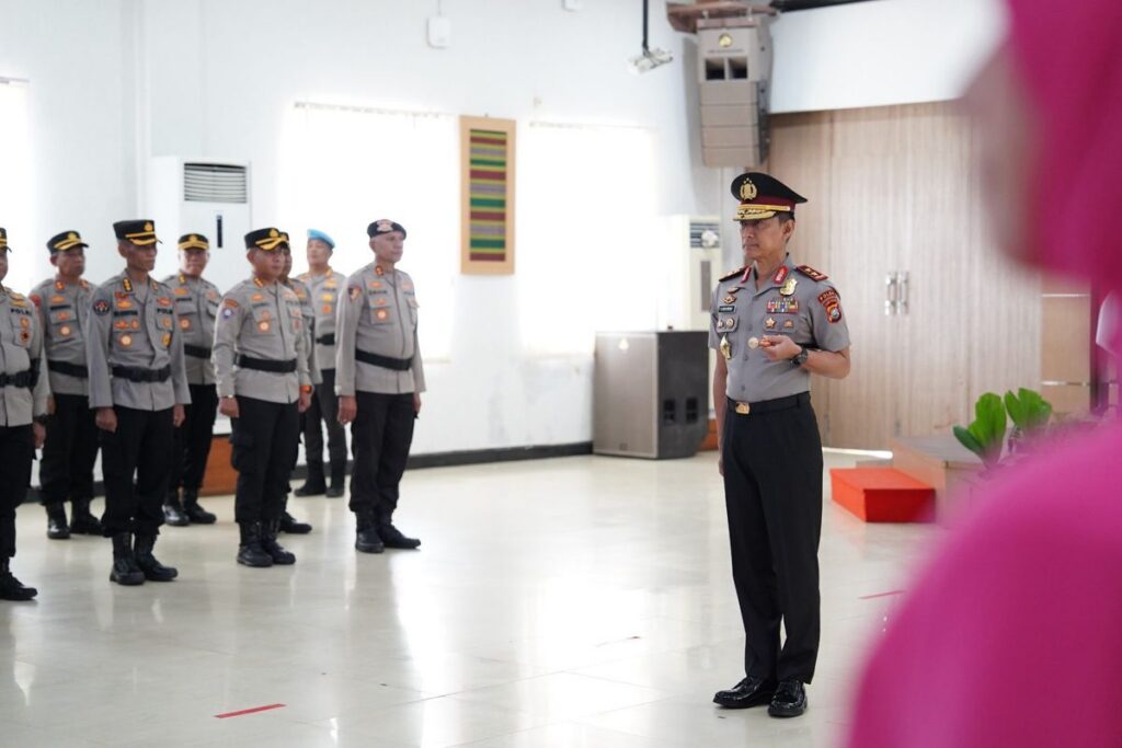 Kapolri Naikkan Pangkat Kapolda Sultra Dr Himawan Bayu Aji Jadi Irjen Pol