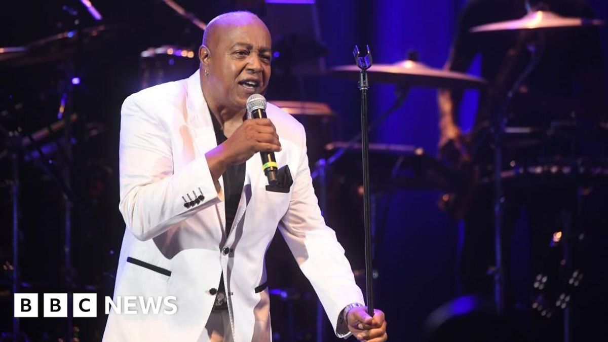 Penyanyi Pop Peabo Bryson Meninggal Dunia pada Usia 75 Tahun