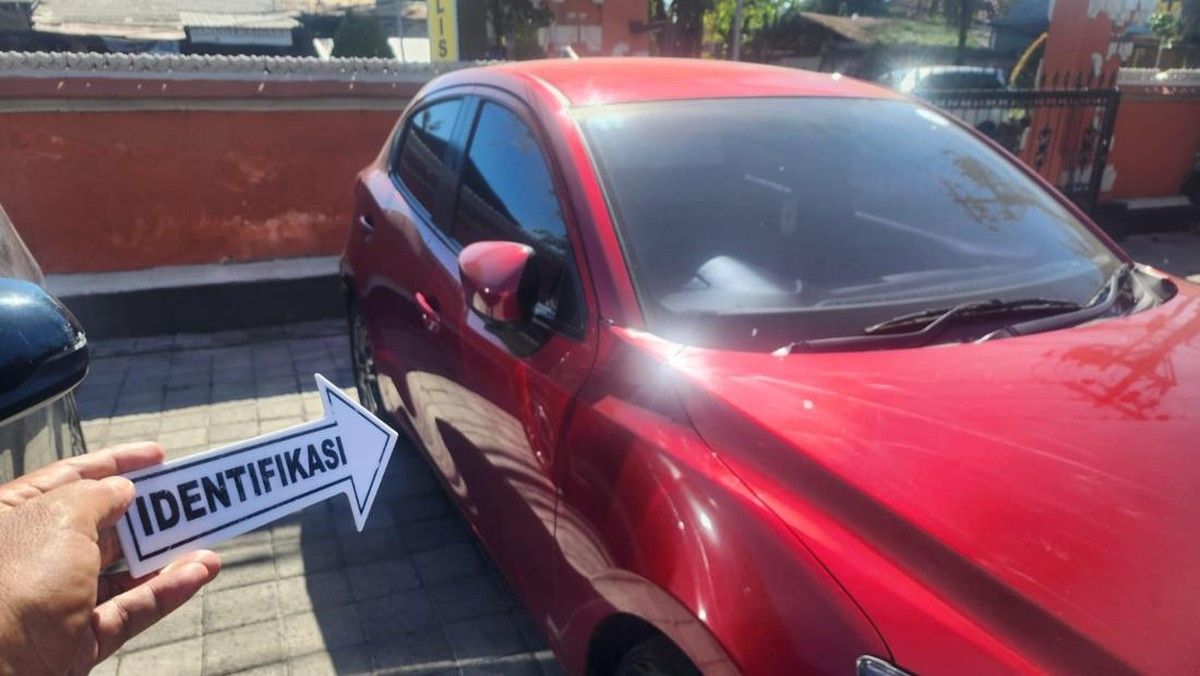 Warga Tangkap Pencuri Mobil Bersenjata Alat Setrum di Denpasar