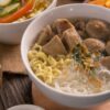 Mencoba Tiga Resep Bakso Sapi Rumahan yang Kenyal dan Gurih