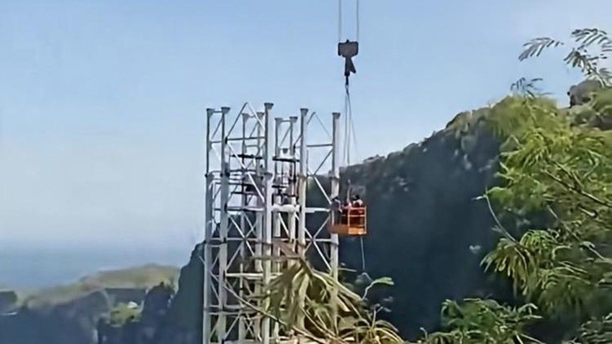 Bupati Klungkung Sebut Proyek Lift Kaca Pantai Kelingking Belum Berlanjut