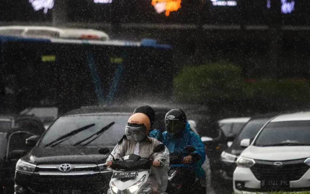 BMKG Tetapkan Status Siaga Hujan Sangat Lebat di Empat Provinsi