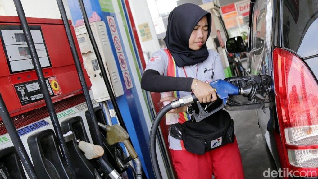 Pertamina Menyesuaikan Harga Pertamax Menjadi Rp16.250 Per Liter