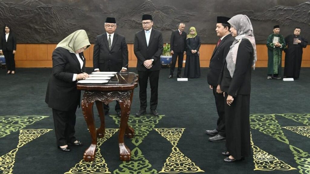 Setjen MPR RI Lantik Pejabat Pimpinan Tinggi dan Administrator Baru
