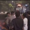Polisi Bubarkan Demo Tolak Kenaikan BBM Nonsubsidi di Cikini