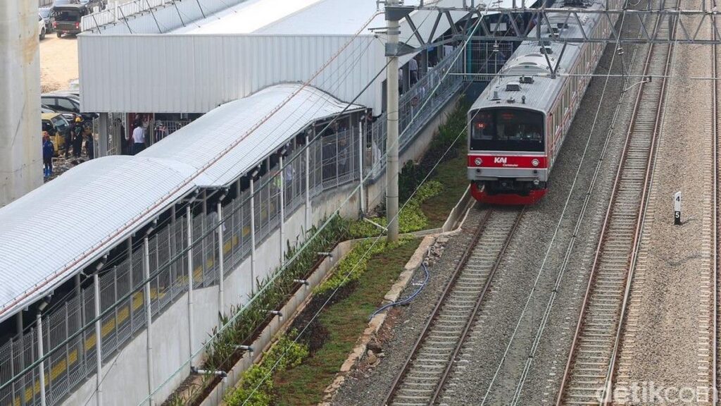 Stasiun KRL JIS Resmi Beroperasi Mudahkan Akses Penonton