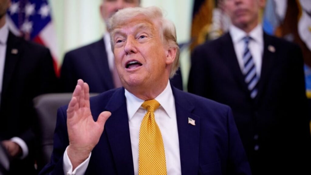 Donald Trump Tunda Penandatanganan Undang-Undang Perumahan AS