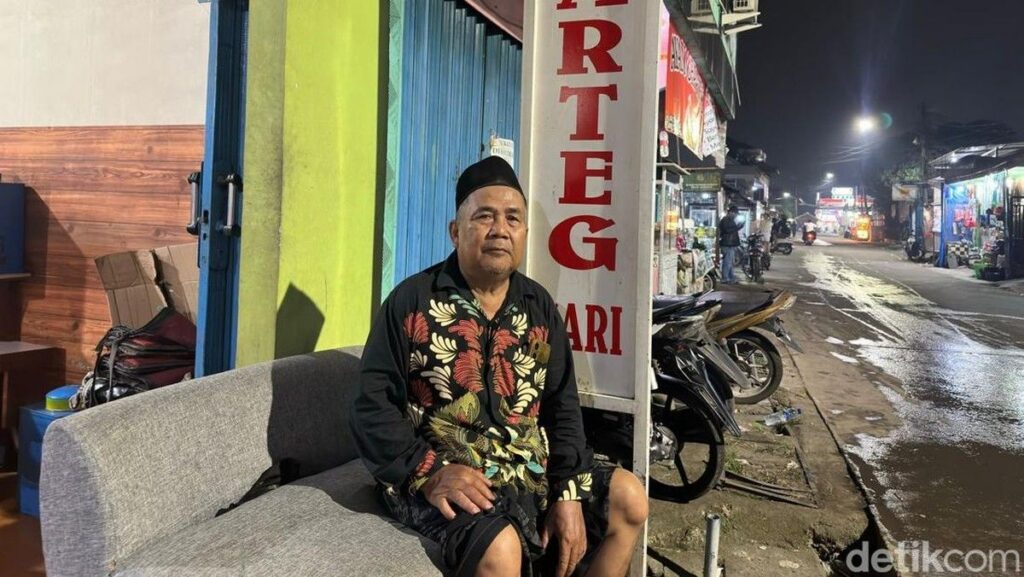 Gudang Limbah Tekstil di Cikarang Barat Terbakar dan Hanguskan Tujuh Rumah