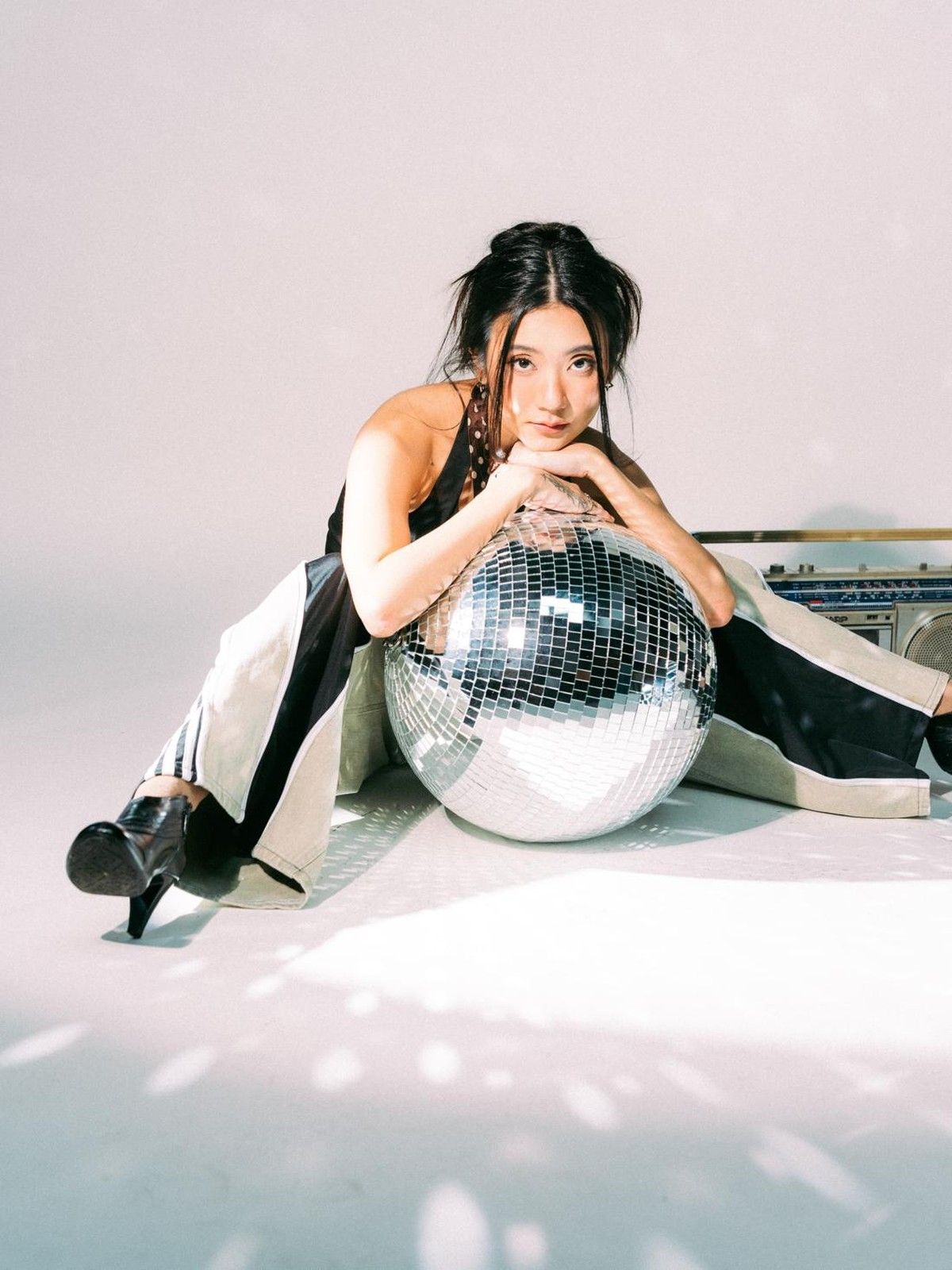 Rachel Cia Kolaborasi dengan idom dalam Proyek Sony Music Japan