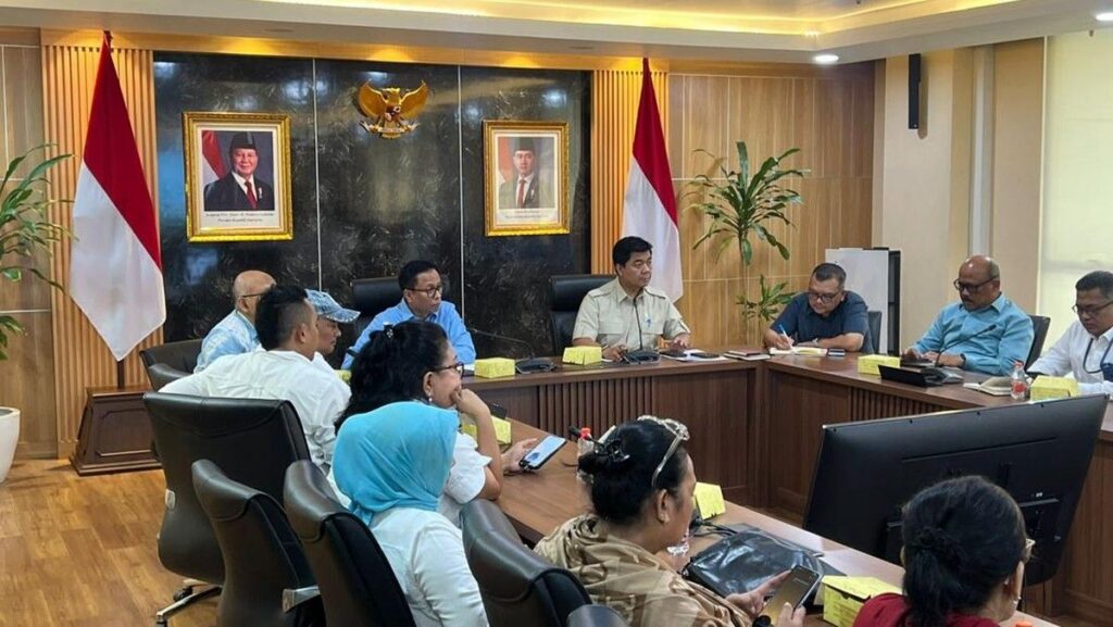 Wamensesneg Juri Ardiantoro Terima Aspirasi Massa Aliansi Masyarakat Jakarta Timur