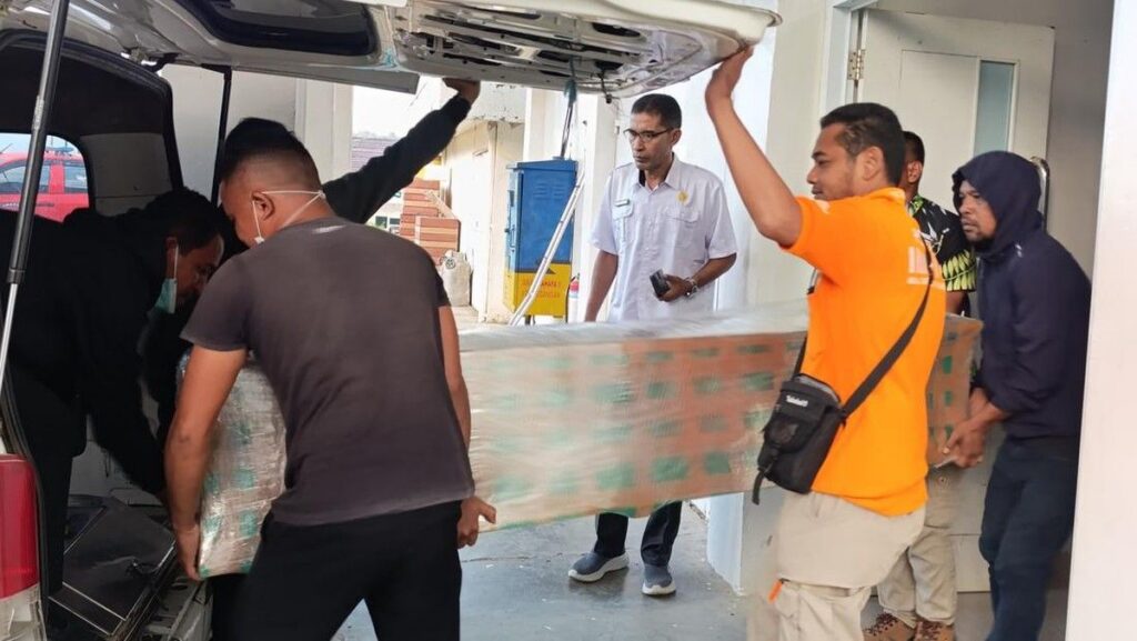 Jenazah Pasutri Turis Austria Tewas di Cunca Wulang Diterbangkan ke Bali