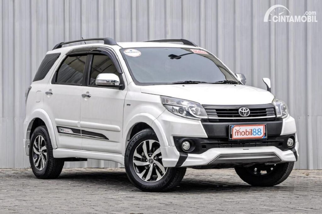 Toyota Rush 2015 Bekas Tawarkan Durabilitas Kuat Mulai Rp135 Juta