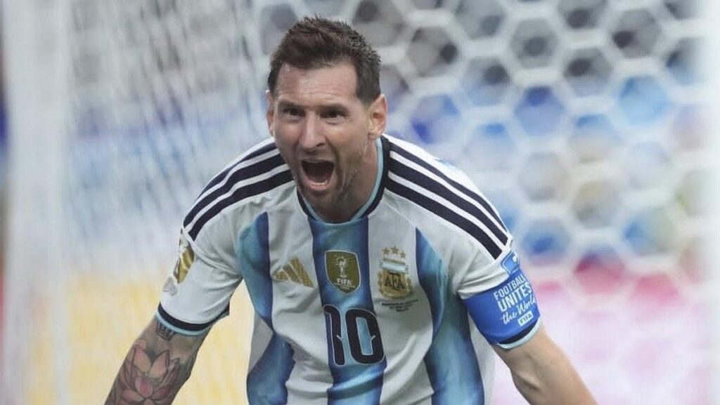 Argentina Resmikan Patung Raksasa Lionel Messi di Patagonia