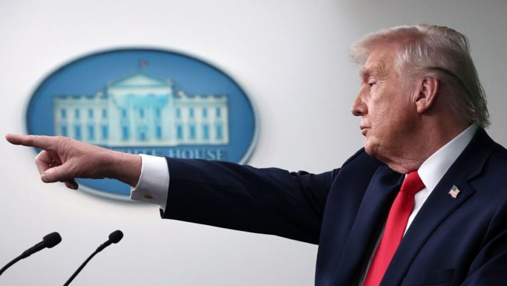 Donald Trump Remehkan Ancaman Ranjau Laut Iran di Selat Hormuz